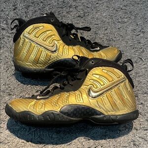 Nike foamposite metallic gold